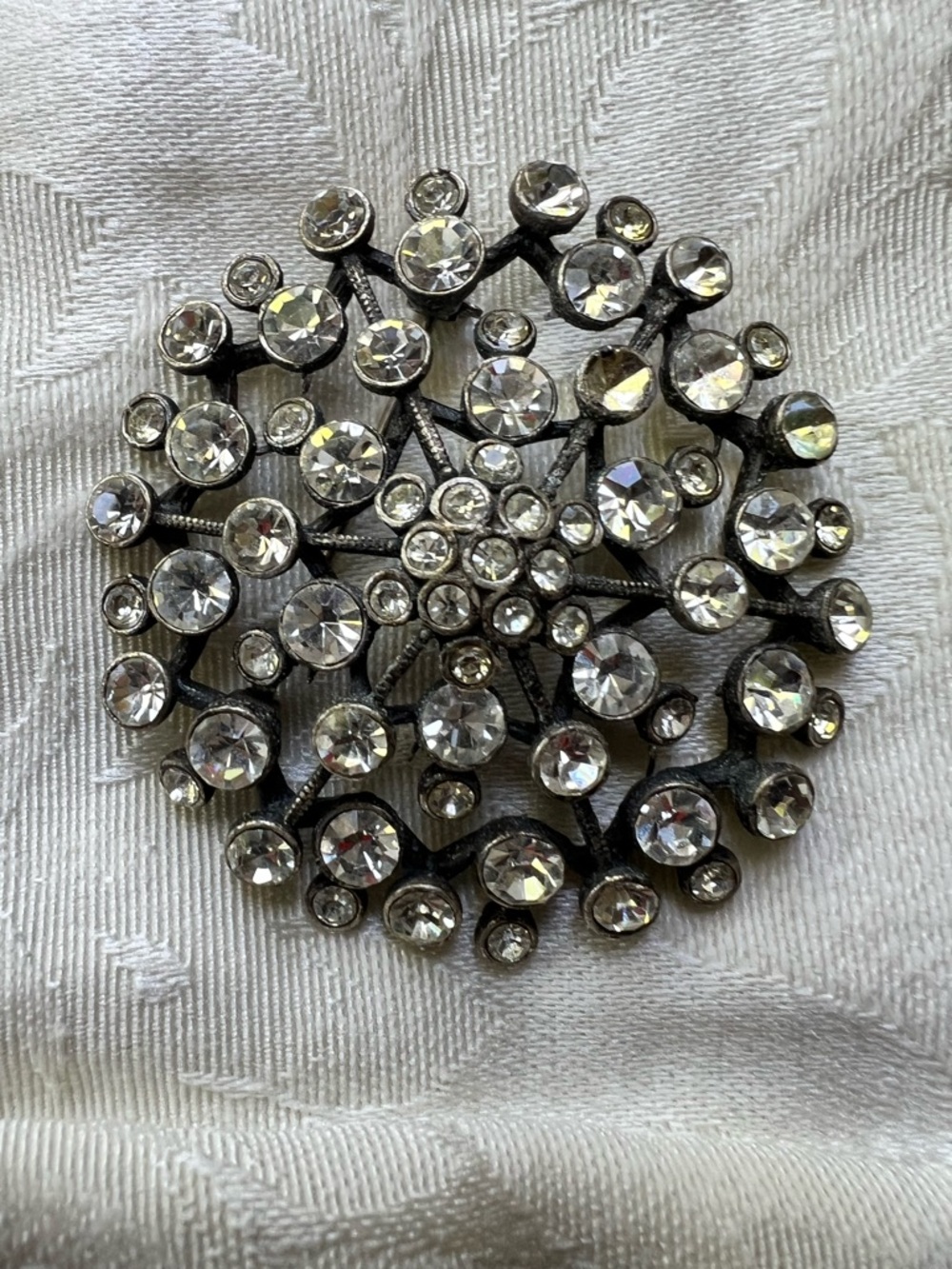 Vintage Crystal Burst Rhinestone Brooch - Silver Tone - Picture 3 of 11
